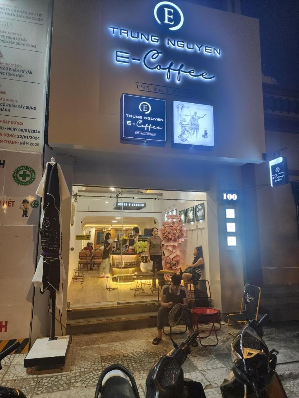 Homestay Nha Nghi Ket Hop Coffe E Trung Nguyen Ho Chi Minh City